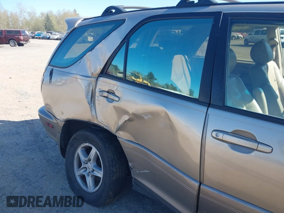 2002 Lexus RX 300 with VIN JTJHF10UX20261307, listed as a IAAI auction lot 42029494 with 1 mi miles. Bid and sale history available at carsss.com. Image 6.