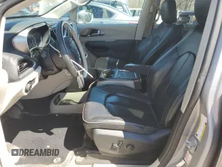 2018 Chrysler Pacifica Limited with VIN 2C4RC1GG6JR314444, listed as a Copart auction lot 54577185 with 102,022 mi miles and Salvage title. Bid and sale history available at DreamBid. Image 7.