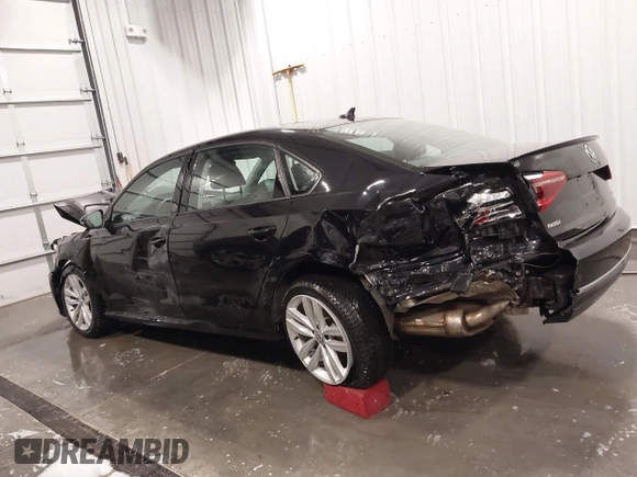 2019 Volkswagen Passat Wolfsburg Edition z VIN 1VWLA7A36KC004077, wystawiony jako IAAI lot #42164379 z przebiegiem 50 498 mil mil oraz . Historia ofert i sprzedaży dostępna na DreamBid. Obrazek 15.