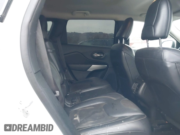 2018 Jeep Cherokee Latitude Plus with VIN 1C4PJLLBXJD514085, listed as a IAAI auction lot 40934899 with 153,619 mi miles. Bid and sale history available at carsss.com. Image 8.