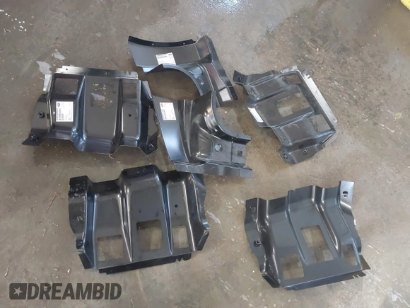 2001 Ford Excursion Limited с VIN 1FMSU43F81EC39431, выставлен на аукционе IAAI как лот 41298572 с пробегом 235 506 миль миль и . История ставок и продаж доступна на DreamBid. Изображение 12.