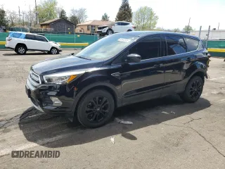 2019 Ford Escape SE z VIN 1FMCU9GD8KUA19370, wystawiony jako Copart lot #56348935 z przebiegiem 58 047 mil mil oraz Szkoda całkowita • Salvage title. Historia ofert i sprzedaży dostępna na DreamBid. Obrazek 1.