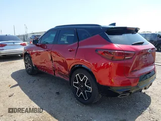 2024 Chevrolet Blazer RS с VIN 3GNKBERS2RS283650, выставлен на аукционе IAAI как лот 42205111 с пробегом 7 384 миль миль и . История ставок и продаж доступна на DreamBid. Изображение 3.