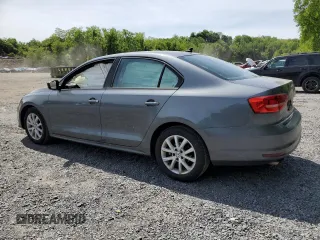 2015 Volkswagen Jetta SE с VIN 3VWD17AJ1FM245438, выставлен на аукционе Copart как лот 58515485 с пробегом 117 796 миль миль и Списание • Salvage title. История ставок и продаж доступна на DreamBid. Изображение 2.