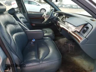 1996 Mercury Grand Marquis LS z VIN 2MELM75W9TX687572, wystawiony jako Copart lot #88784795 z przebiegiem 183 789 mil mil oraz Szkoda całkowita • Salvage title. Historia ofert i sprzedaży dostępna na DreamBid. Obrazek 7.