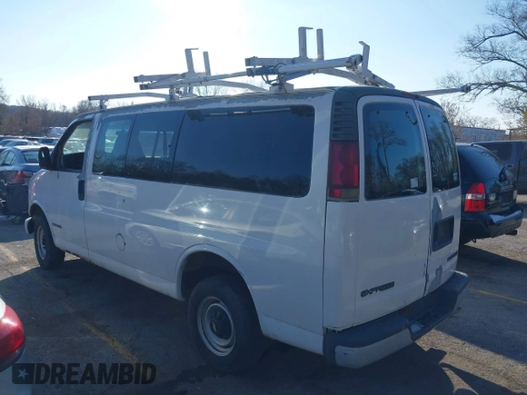 2001 Chevrolet City Express Cargo z VIN 1GNGG25R911208054, wystawiony jako IAAI lot #40999785 z przebiegiem 238 227 mil mil oraz . Historia ofert i sprzedaży dostępna na DreamBid. Obrazek 3.