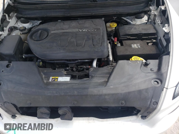 2016 Jeep Cherokee Limited z VIN 1C4PJMDS9GW340821, wystawiony jako Copart lot #54761795 z przebiegiem 98 114 mil mil oraz Szkoda całkowita • Salvage title. Historia ofert i sprzedaży dostępna na DreamBid. Obrazek 12.