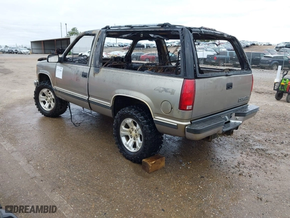 1998 Chevrolet Tahoe with VIN 3GNEK18R0WG121275, listed as a IAAI auction lot 41721304 with 1 mi miles. Bid and sale history available at carsss.com. Image 3.
