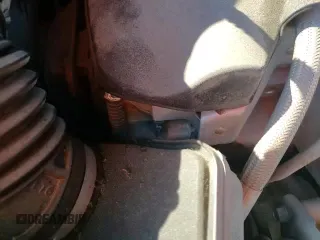 2019 Chevrolet Equinox LT z VIN 2GNAXLEXXK6158029, wystawiony jako Copart lot #85945665 z przebiegiem 88 126 mil mil oraz Czysty tytuł • Clean title. Historia ofert i sprzedaży dostępna na DreamBid. Obrazek 14.