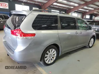 2011 Toyota Sienna XLE z VIN 5TDDK3DC4BS006272, wystawiony jako Copart lot #65144215 z przebiegiem 270 006 mil mil oraz Czysty tytuł • Clean title. Historia ofert i sprzedaży dostępna na DreamBid. Obrazek 3.