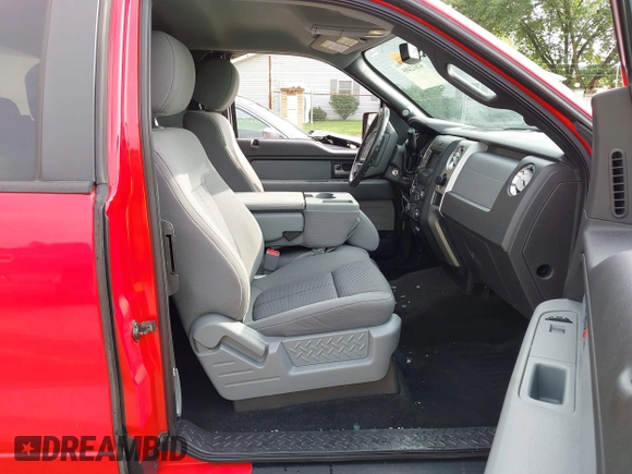 2013 Ford F-150 XL z VIN 1FTFX1EF4DFB74102, wystawiony jako IAAI lot #42612495 z przebiegiem 243 056 mil mil oraz . Historia ofert i sprzedaży dostępna na DreamBid. Obrazek 5.