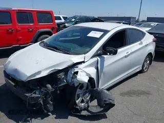 2015 Hyundai Elantra SE z VIN 5NPDH4AE0FH643214, wystawiony jako IAAI lot #42303774 z przebiegiem 72 641 mil mil oraz . Historia ofert i sprzedaży dostępna na DreamBid. Obrazek 2.
