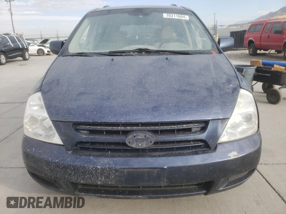 2009 Kia Sedona LX with VIN KNDMB233196304400, listed as a Copart auction lot 70311604 with 0 mi miles and Salvage Title. Bid and sale history available at carsss.com. Image 5.