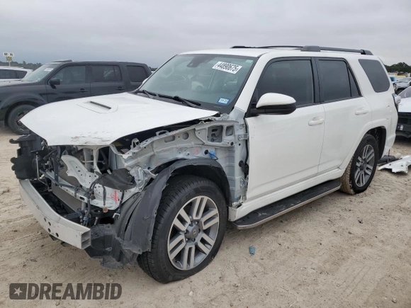2022 Toyota 4Runner TRD Sport with VIN JTEAU5JR8N5275849, listed as a Copart auction lot 44890675 with 32,585 mi miles and Clean title. Bid and sale history available at DreamBid. Image 1.