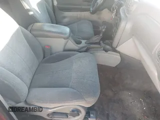 2003 Chevrolet TrailBlazer LS with VIN 1GNDS13S932167925, listed as a IAAI auction lot 41384296 with 207,587 mi miles. Bid and sale history available at carsss.com. Image 5.