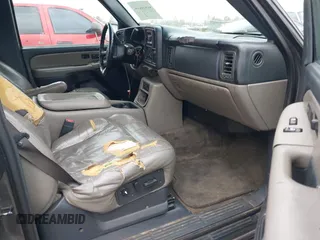 2002 Chevrolet Suburban LS with VIN 3GNEC16Z12G341471, listed as a IAAI auction lot 41458266 with 465,410 mi miles. Bid and sale history available at carsss.com. Image 5.