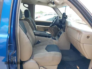 2004 Chevrolet Avalanche Z66 with VIN 3GNEC12T14G154302, listed as a IAAI auction lot 42308631 with Not provided miles and . Bid and sale history available at DreamBid. Image 5.
