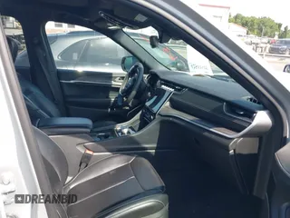 2024 Jeep Grand Cherokee с VIN 1C4RJYB6XRC171449, выставлен на аукционе IAAI как лот 42544548 с пробегом 36 103 миль миль и . История ставок и продаж доступна на DreamBid. Изображение 5.