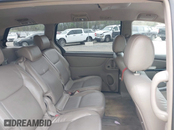 2005 Toyota Sienna CE z VIN 5TDZA23C25S242153, wystawiony jako IAAI lot #42096002 z przebiegiem 154 992 mil mil oraz . Historia ofert i sprzedaży dostępna na DreamBid. Obrazek 8.