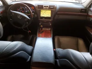 2012 Lexus LS 460 z VIN JTHCL5EF0C5014758, wystawiony jako Copart lot #55620645 z przebiegiem 154 717 mil mil oraz Czysty tytuł • Clean title. Historia ofert i sprzedaży dostępna na DreamBid. Obrazek 8.