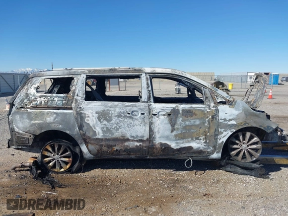 2017 Kia Sedona EX with VIN KNDMC5C17H6272760, listed as a IAAI auction lot 41664326 with Not Provided miles. Bid and sale history available at carsss.com. Image 12.