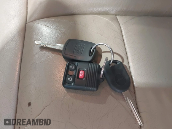 2007 Ford F-150 XLT с VIN 1FTPW14V37KB22567, выставлен на аукционе IAAI как лот 42280284 с пробегом Не указан миль и . История ставок и продаж доступна на DreamBid. Изображение 11.