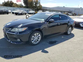 2015 Lexus ES 300h z VIN JTHBW1GG0F2091282, wystawiony jako Copart lot #52354015 z przebiegiem 157 780 mil mil oraz Szkoda całkowita • Salvage title. Historia ofert i sprzedaży dostępna na DreamBid. Obrazek 1.