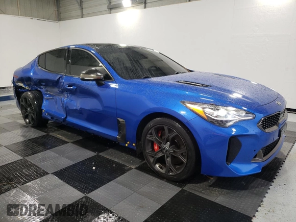 2018 Kia Stinger GT2 with VIN KNAE55LC0J6015877, listed as a Copart auction lot 84607304 with 56,230 mi miles and Salvage Title. Bid and sale history available at DreamBid. Image 4.
