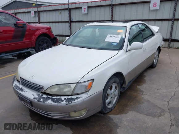 1998 Lexus ES 300 with VIN JT8BF28GXW0106483, listed as a IAAI auction lot 42177092 with Not provided miles and . Bid and sale history available at DreamBid. Image 18.