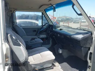 1991 Volkswagen Vanagon GL with VIN WV2ZB0258MG006802, listed as a IAAI auction lot 41969597 with 241,953 mi miles and . Bid and sale history available at DreamBid. Image 5.