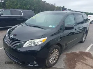 2013 Toyota Sienna XLE AAS with VIN 5TDYK3DCXDS302949, listed as a IAAI auction lot 42611370 with 236,663 mi miles and . Bid and sale history available at DreamBid. Image 18.