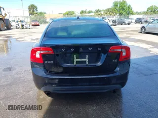 2012 Volvo S60 T5 с VIN YV1622FS2C2092353, выставлен на аукционе IAAI как лот 41872196 с пробегом Не указан миль и . История ставок и продаж доступна на DreamBid. Изображение 16.