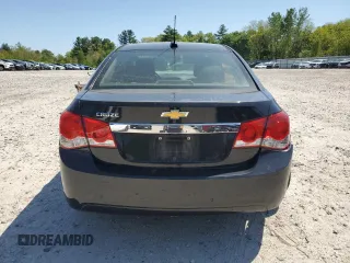 2015 Chevrolet Cruze LS z VIN 1G1PA5SG0F7284872, wystawiony jako Copart lot #56679175 z przebiegiem 94 441 mil mil oraz Czysty tytuł • Clean title. Historia ofert i sprzedaży dostępna na DreamBid. Obrazek 6.