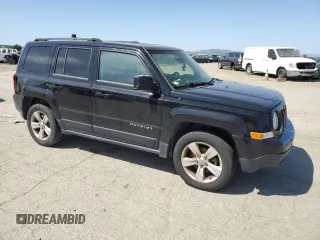 2017 Jeep Patriot Latitude with VIN 1C4NJPFB1HD184633, listed as a Copart auction lot 52252965 with 159,773 mi miles and Salvage Title. Bid and sale history available at DreamBid. Image 4.