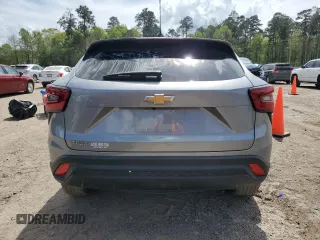 2025 Chevrolet Trax LS with VIN KL77LFEP6SC125131, listed as a Copart auction lot 50564795 with 9,460 mi miles and Salvage Title. Bid and sale history available at DreamBid. Image 6.