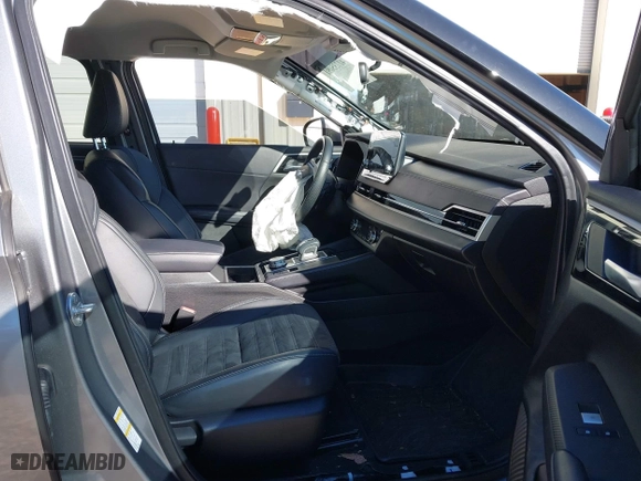2023 Mitsubishi Outlander SE with VIN JA4J4UA8XPZ056578, listed as a IAAI auction lot 41735091 with 20,801 mi miles. Bid and sale history available at carsss.com. Image 5.