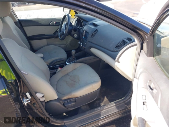 2011 Kia Forte EX with VIN KNAFU4A25B5412522, listed as a IAAI auction lot 40916886 with 1 mi miles. Bid and sale history available at carsss.com. Image 5.