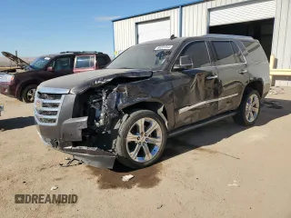 2017 Cadillac Escalade Premium Luxury z VIN 1GYS4CKJ7HR147924, wystawiony jako Copart lot #86201344 z przebiegiem Nie podano mil oraz Szkoda całkowita • Salvage title. Historia ofert i sprzedaży dostępna na DreamBid. Obrazek 1.