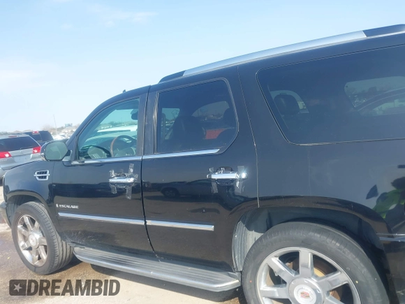 2009 Cadillac Escalade z VIN 1GYFC23299R226115, wystawiony jako IAAI lot #41563489 z przebiegiem 201 924 mil mil oraz . Historia ofert i sprzedaży dostępna na DreamBid. Obrazek 14.