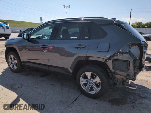 2022 Toyota RAV4 XLE with VIN 2T3P1RFV6NC280031, listed as a Copart auction lot 61268205 with 8,348 mi miles and Salvage title. Bid and sale history available at DreamBid. Image 2.