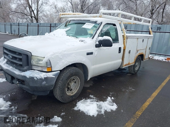 2004 Ford F-250 XL z VIN 1FTNF20LX4EA47085, wystawiony jako IAAI lot #41802914 z przebiegiem 321 759 mil mil oraz . Historia ofert i sprzedaży dostępna na DreamBid. Obrazek 2.