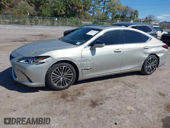 2024 Lexus ES with VIN 58ADZ1B16RU164902, listed as a IAAI auction lot 41783114 with 18,857 mi miles. Bid and sale history available at carsss.com. Image 6.