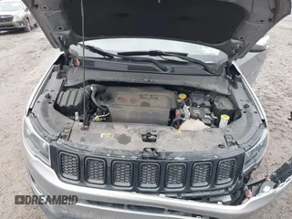 2018 Jeep Compass Latitude with VIN 3C4NJDBB2JT298810, listed as a IAAI auction lot 41497189 with 111,013 mi miles. Bid and sale history available at carsss.com. Image 10.