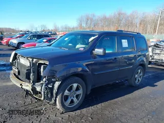 2013 Honda Pilot EX-L with VIN 5FNYF4H50DB049294, listed as a IAAI auction lot 41111384 with 298,000 mi miles. Bid and sale history available at carsss.com. Image 2.