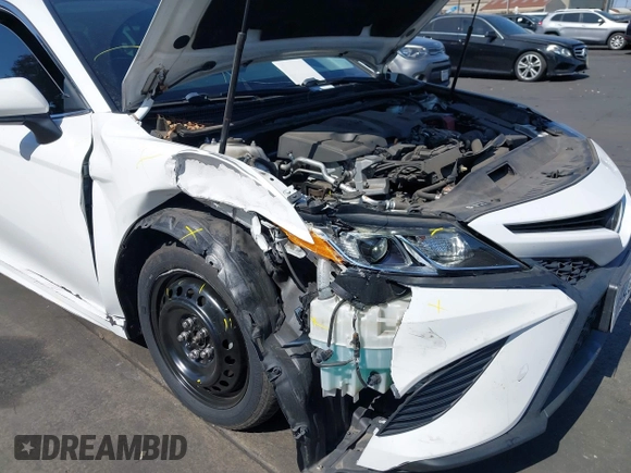 2020 Toyota Camry SE z VIN 4T1G11AK3LU312906, wystawiony jako IAAI lot #42370015 z przebiegiem 67 382 mil mil oraz . Historia ofert i sprzedaży dostępna na DreamBid. Obrazek 6.