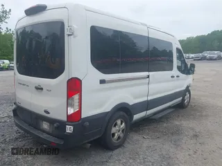 2020 Ford Transit Passenger XL z VIN 1FBAX2CG9LKA95093, wystawiony jako IAAI lot #42292375 z przebiegiem 53 912 mil mil oraz . Historia ofert i sprzedaży dostępna na DreamBid. Obrazek 4.