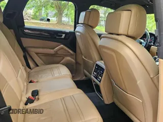 2019 Porsche Cayenne z VIN WP1AA2AY0KDA01354, wystawiony jako Copart lot #57595785 z przebiegiem 73 889 mil mil oraz Szkoda całkowita • Salvage title. Historia ofert i sprzedaży dostępna na DreamBid. Obrazek 6.