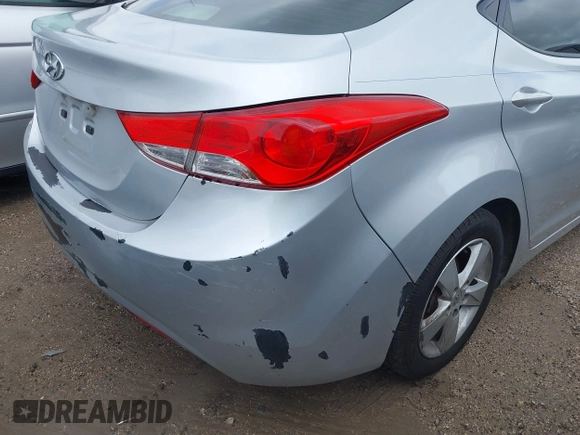 2013 Hyundai Elantra GLS z VIN 5NPDH4AEXDH232965, wystawiony jako IAAI lot #42367984 z przebiegiem 158 126 mil mil oraz . Historia ofert i sprzedaży dostępna na DreamBid. Obrazek 15.