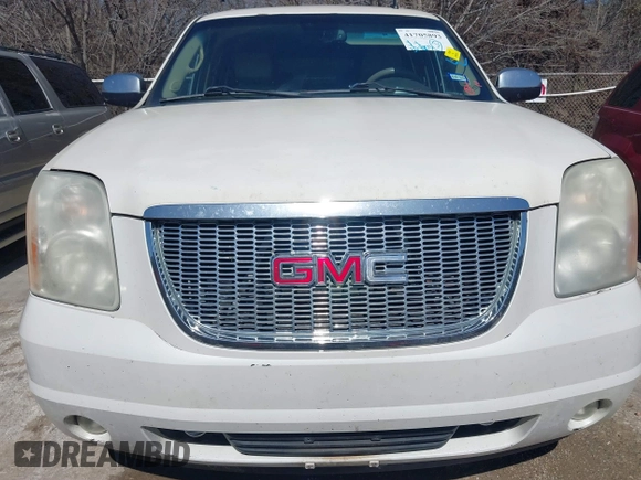 2008 GMC Yukon XL SLT 4SB with VIN 1GKFC16098R204547, listed as a IAAI auction lot 41705893 with 327,803 mi miles and . Bid and sale history available at carsss.com. Image 6.
