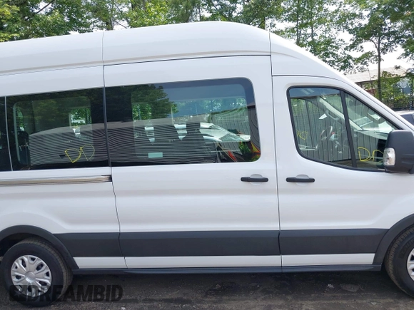 2022 Ford Transit Passenger XL with VIN 1FBAX2X89NKA78929, listed as a IAAI auction lot 42493797 with 35,885 mi miles and . Bid and sale history available at DreamBid. Image 13.